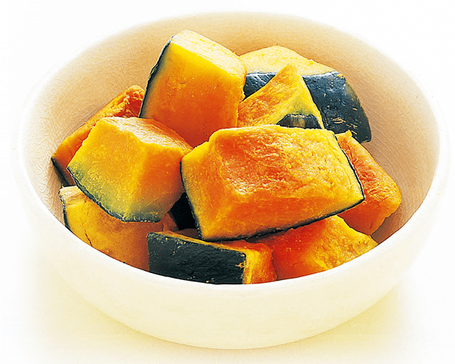 おひさま色のホクホク食感 CO・OP北海道の黄王かぼちゃ(冷凍) これに出会ってから、 かぼちゃは冷凍にしてます。思い立ったらすぐレンチンで、かぼちゃ甘煮完成! (momoheさん)