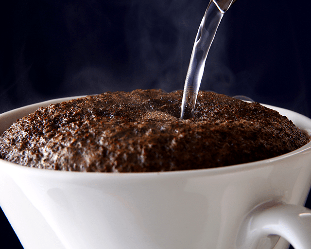 香りにうっとり。届いたその日におうちがカフェに 焙煎したて!鮮度が自慢のスペシャルブレンド(宅配) いつもはコーヒー屋さんで 買うのですが、大当たり。 香りがよくコクがあり後味すっきり、ふんわりとお花の香りが残ります。ストレートで飲みたいです。 (のりのりさん)